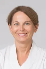 Porträt von Dr. Sandra Denecke